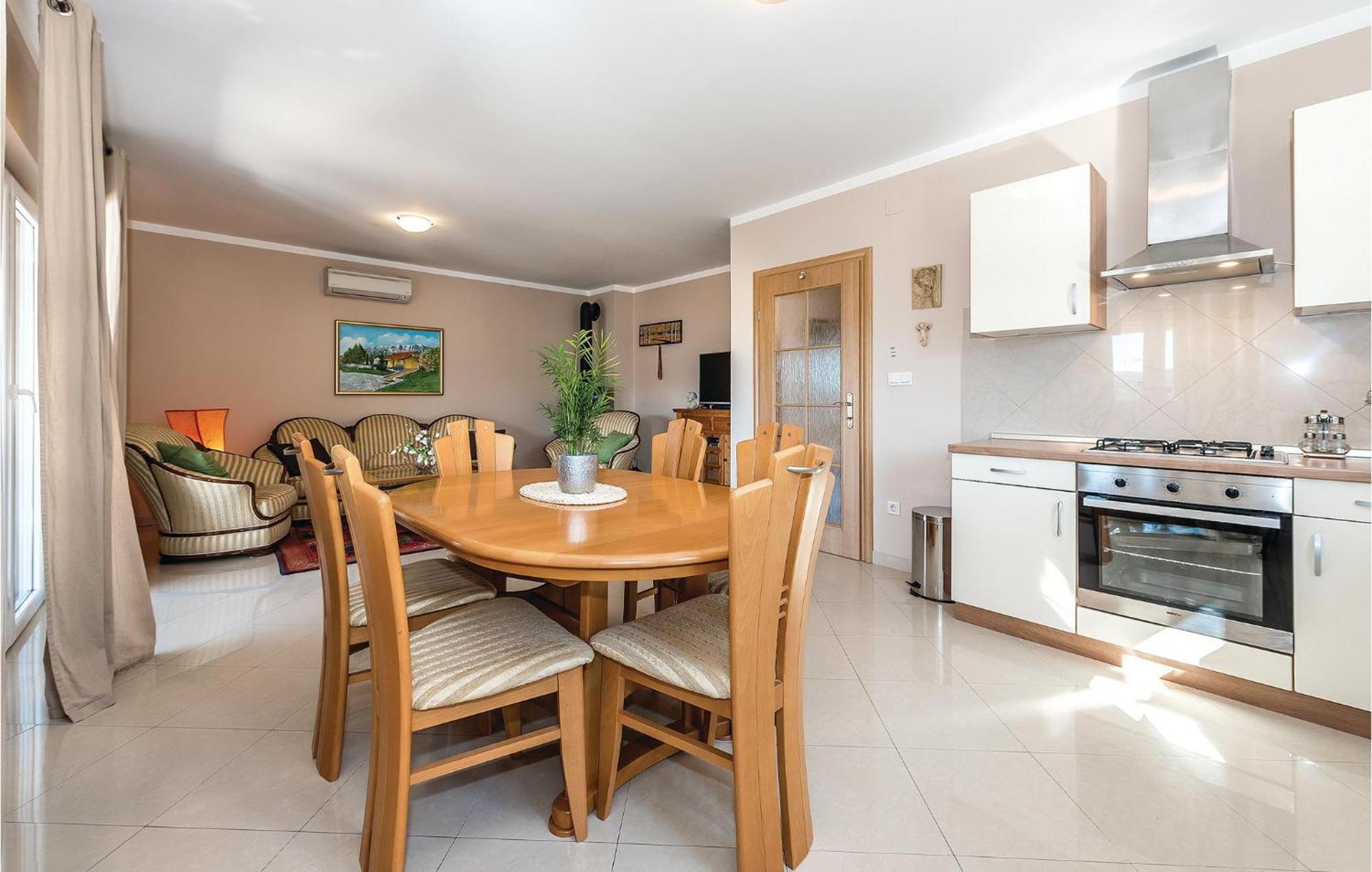 Gorgeous Home In Kijevo With Kitchen المظهر الخارجي الصورة