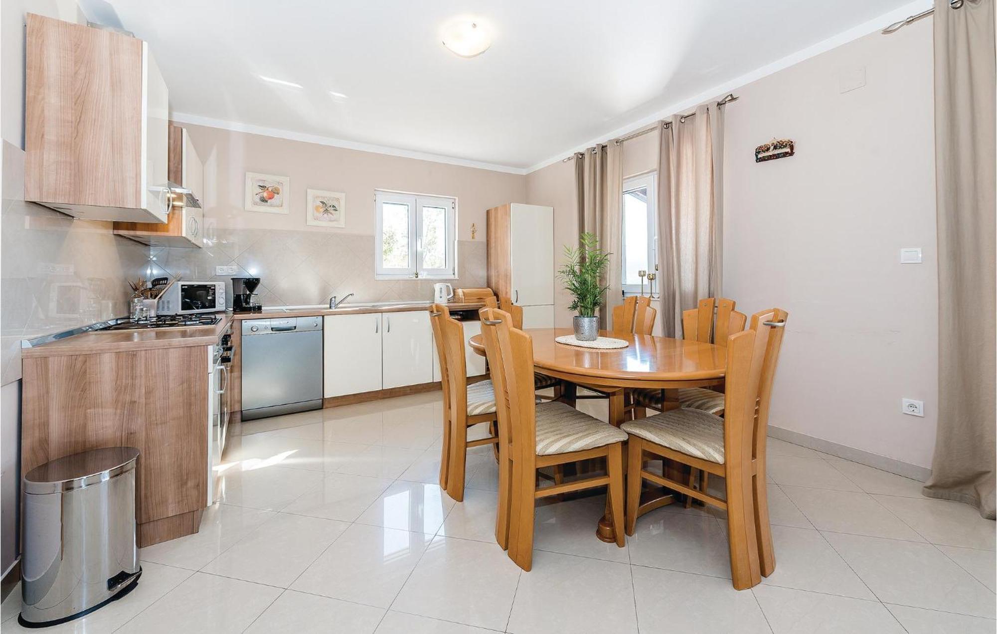 Gorgeous Home In Kijevo With Kitchen المظهر الخارجي الصورة